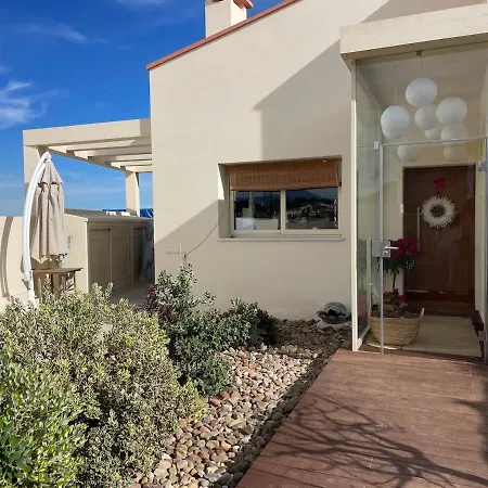 Holiday home Beautiful New & Pool Mountain View