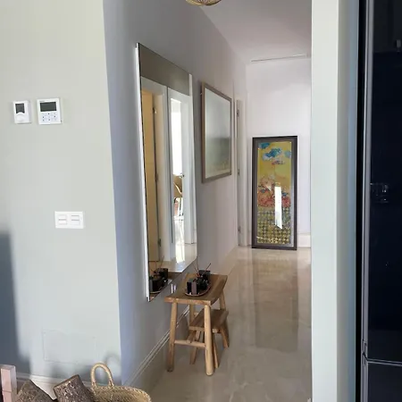 Beautiful New & Pool Mountain View Holiday home *