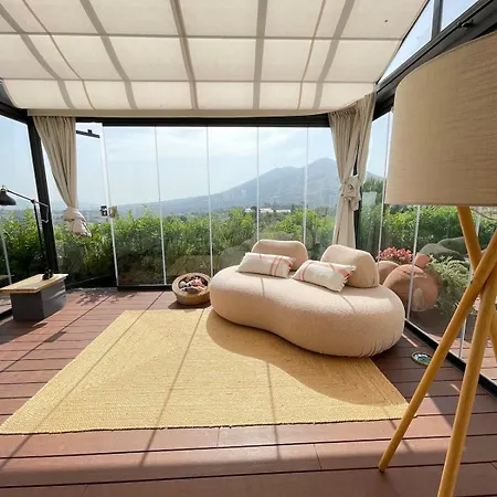 Beautiful New & Pool Mountain View Holiday home
