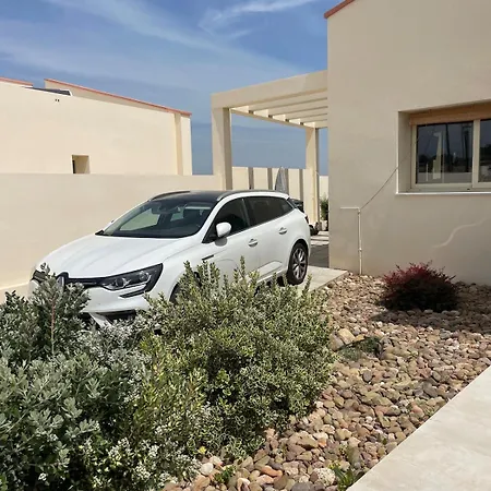 Beautiful New & Pool Mountain View *
