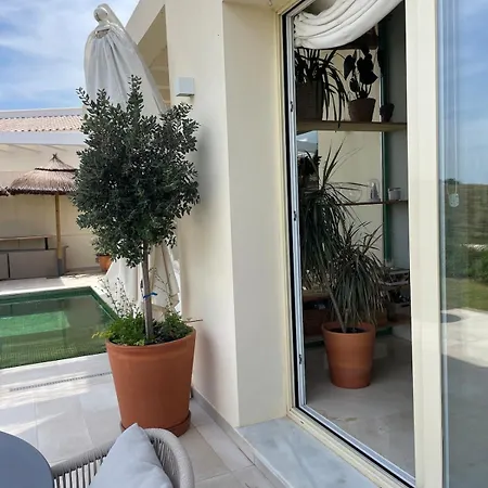 Holiday home Beautiful New & Pool Mountain View