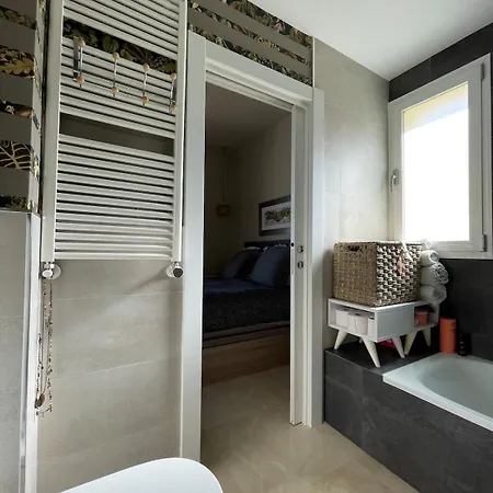 Beautiful New & Pool Mountain View Holiday home